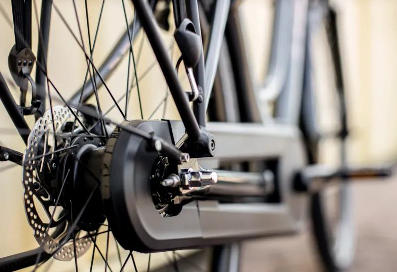 Trek District+ 1 Midstep 400wh Electric Hybrid Bike 2024 in Lithium Grey-1